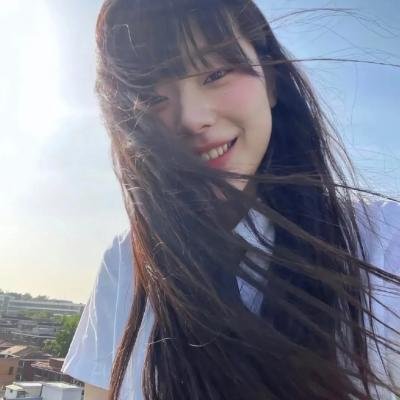 女孩爱跑步